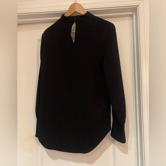 Zara Woman Elegant Black V-Neck Blouse - Picture 2 of 6